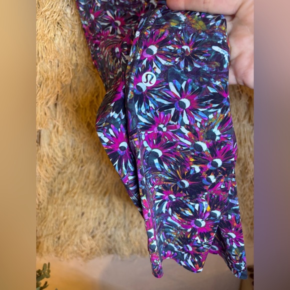 Lululemon✨Base Pace High-Rise Running Tight 25"✨Floral Electric Multi✨NWOT NEW✨8 - Picture 8 of 14